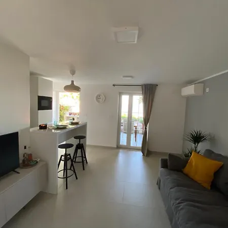 Mare I Apartment *